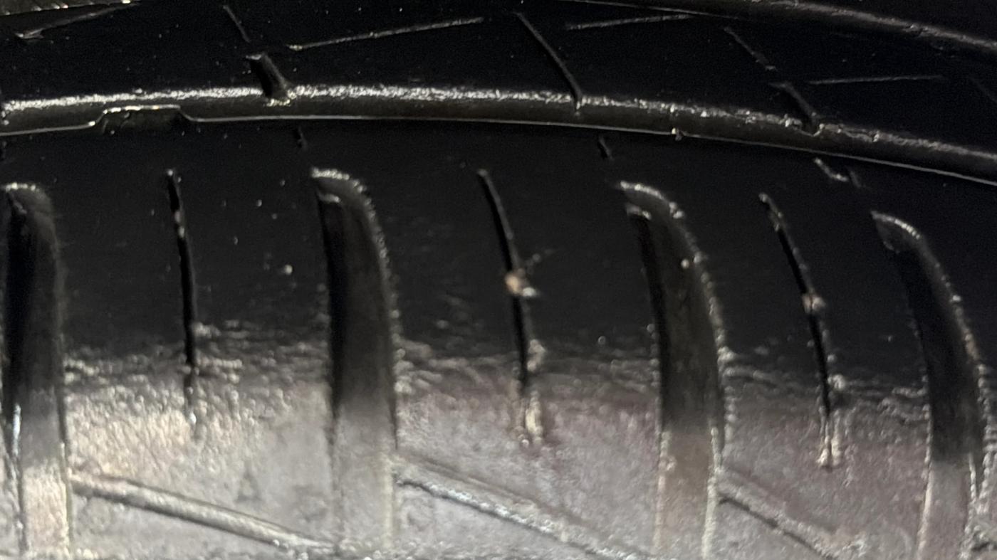 2020 Renault Kwid RXT 1.0 (O), Petrol, Manual, 68,431 km, Left Rear Tyre Tread