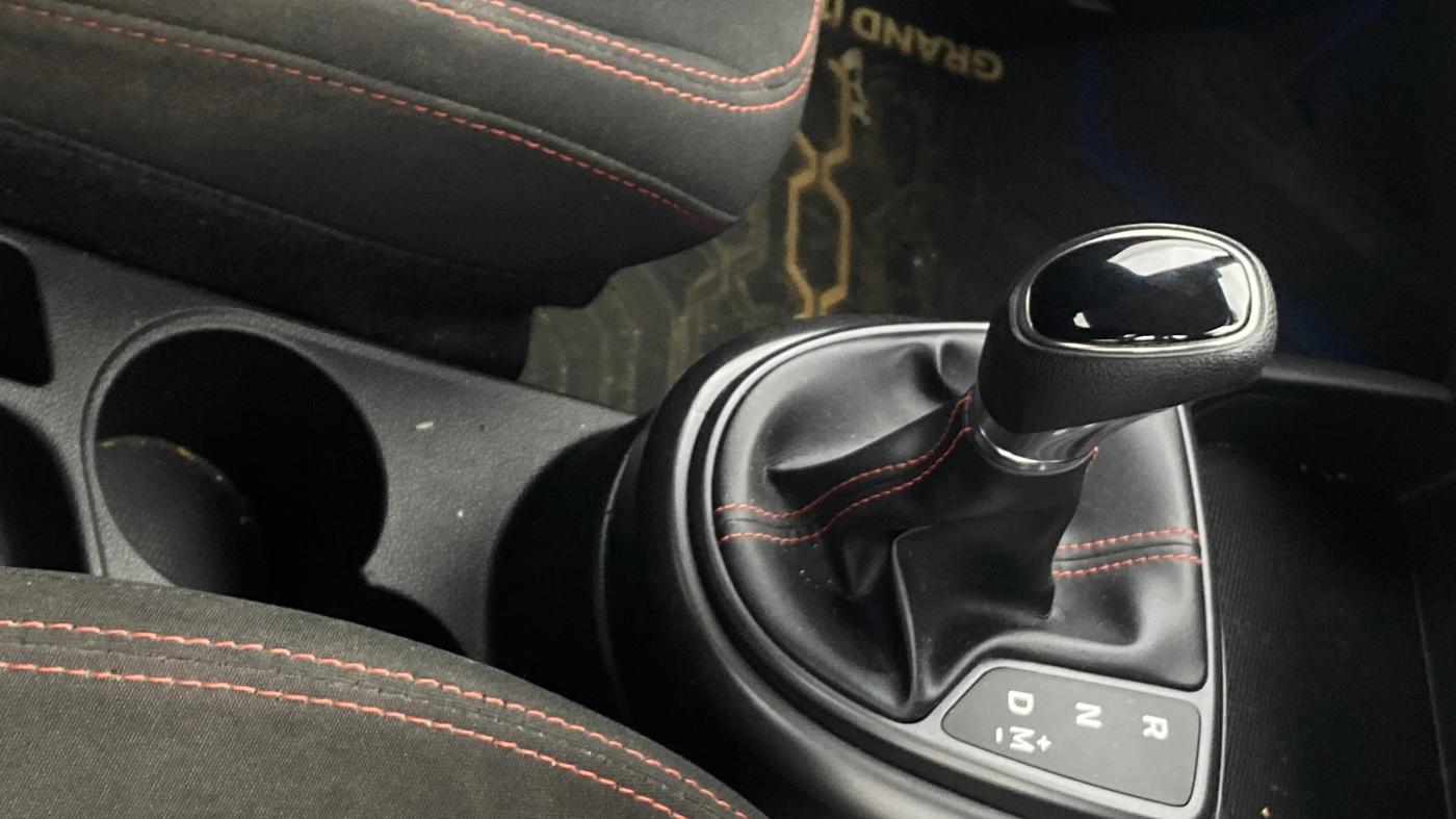 2022 Hyundai GRAND I10 NIOS MAGNA CORPORATE EDITION AMT 1.2 KAPPA VTVT, Petrol, Automatic, 18,810 km, Gear Lever