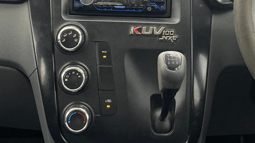 2018 Mahindra KUV 100 NXT K4+ P 6 STR, Petrol, Manual, 27,991 km, Gear Lever