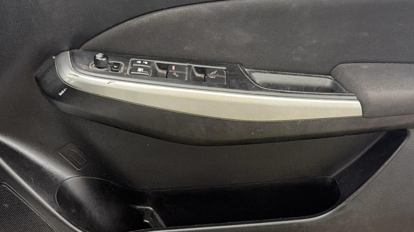 2018 Maruti Swift ZXI AMT, Petrol, Automatic, 87,884 km, Driver Side Door Panels Control