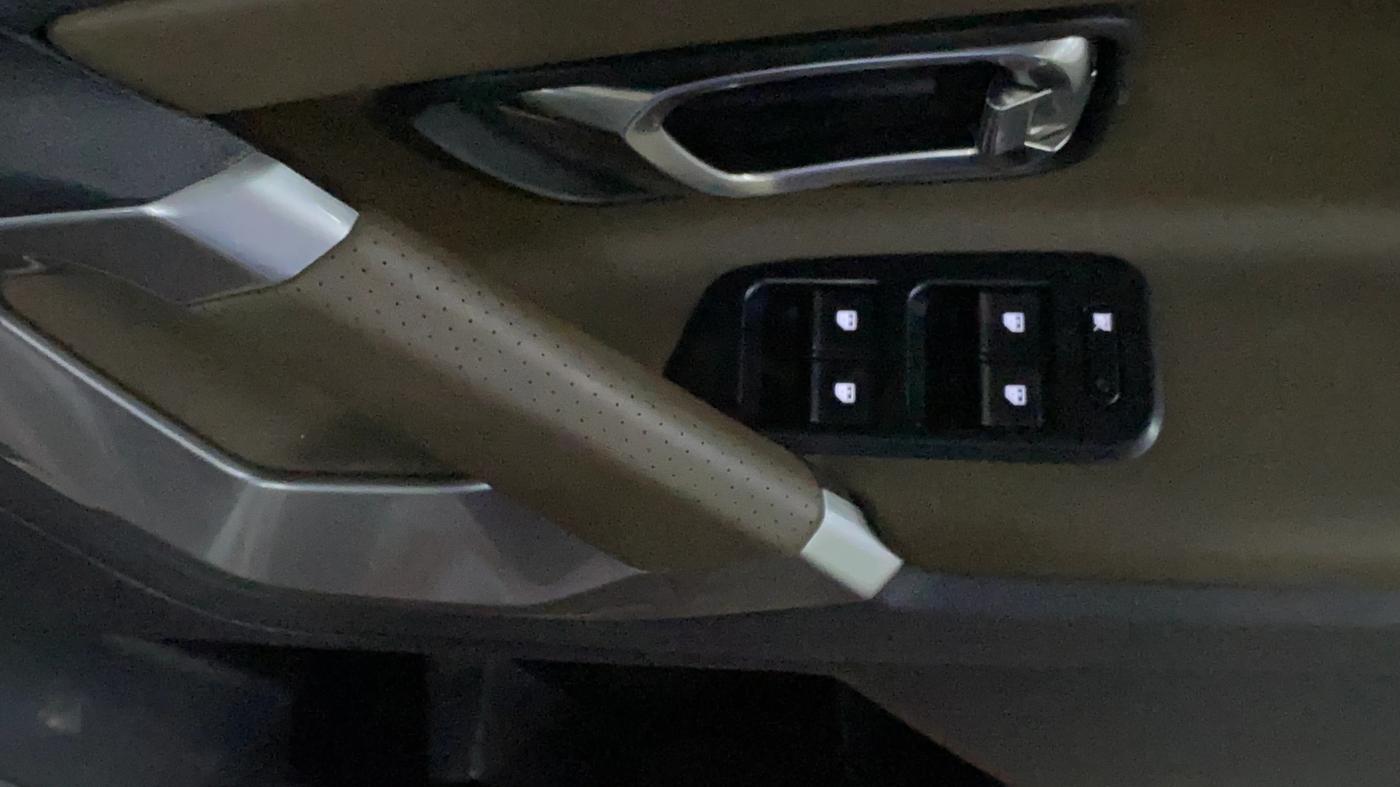 2022 Tata Harrier XZ SUNROOF 2.0L, Diesel, Manual, 46,528 km, Driver Side Door Panels Control
