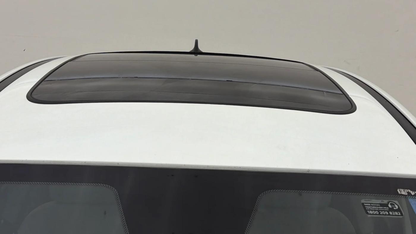 2025 Tata Curvv Pure Plus S 1.2 Petrol 6MT, Petrol, Manual, 18,581 km, Moonroof/ Sunroof