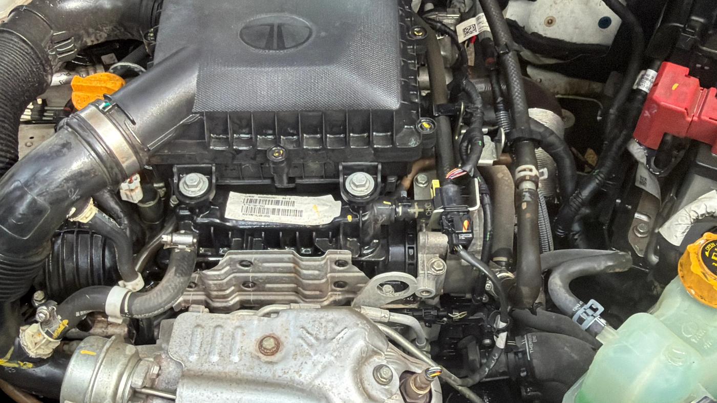 2025 Tata Curvv Pure Plus S 1.2 Petrol 6MT, Petrol, Manual, 18,581 km, Engine View