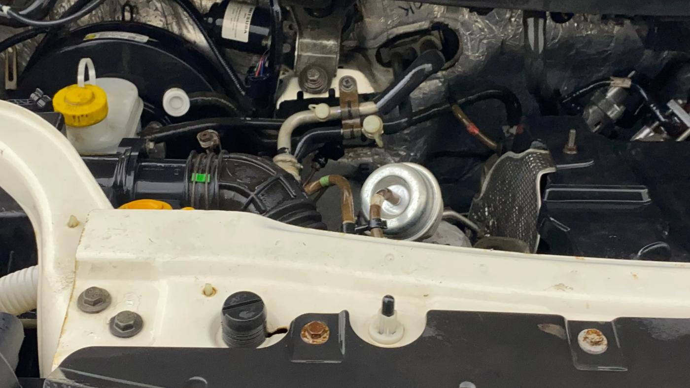 2019 Mahindra TUV300 T6 PLUS, Diesel, Manual, 66,090 km, Engine View - Right