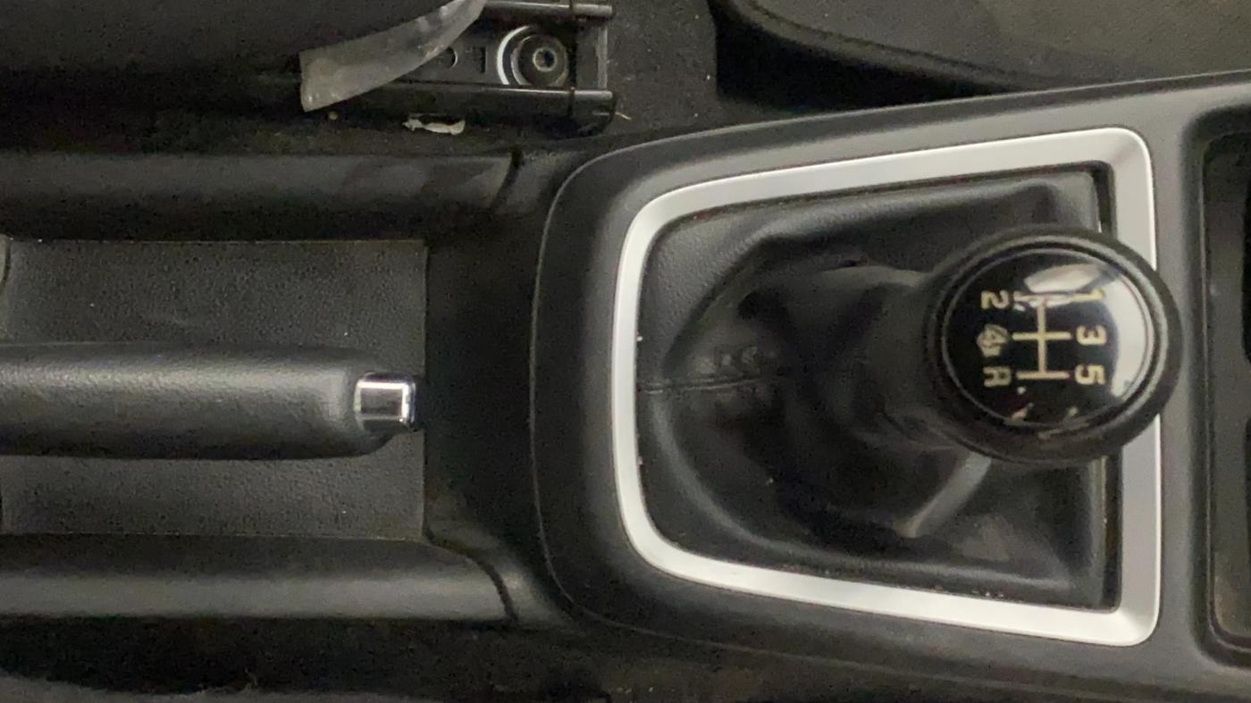 2021 Maruti Swift VXI, Petrol, Manual, 37,222 km, Gear Lever