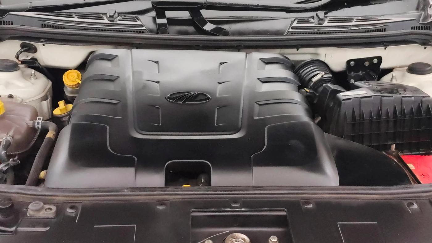 2021 Mahindra XUV500 W11 AT, Diesel, Automatic, 64,516 km, Engine View
