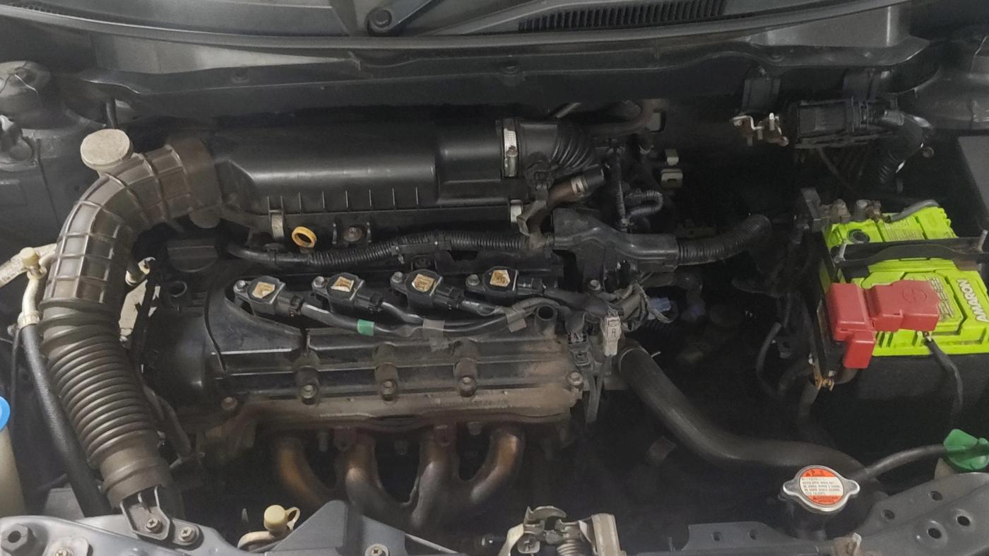 2017 Maruti Dzire VXI, Petrol, Manual, 49,504 km, Engine View