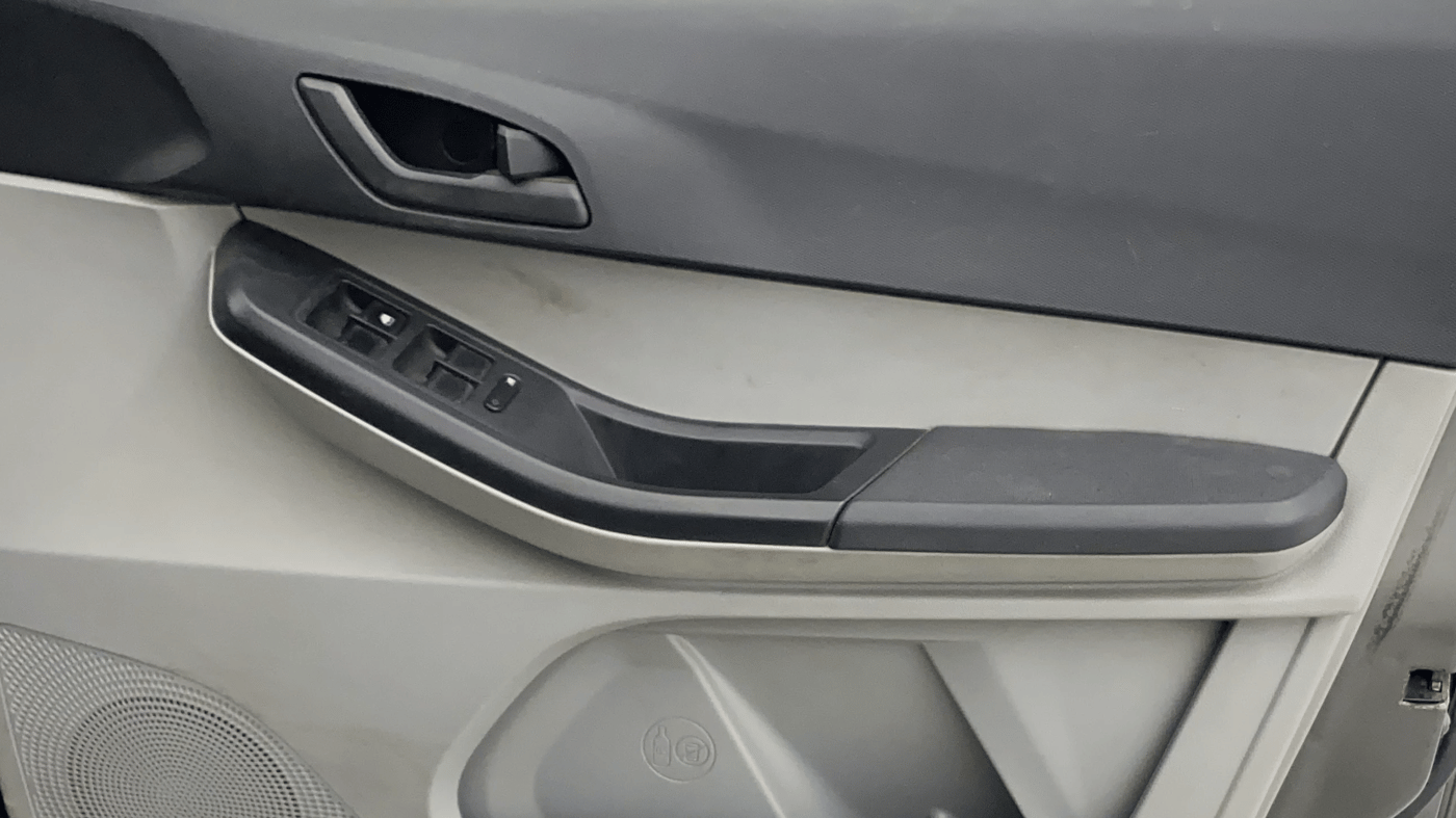 2022 Tata Tiago XT PETROL, Petrol, Manual, 63,269 km, Driver Side Door Panels Control