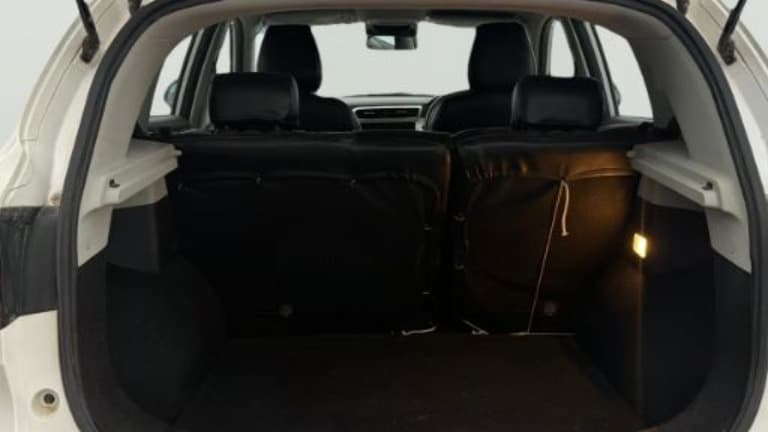 2024 MG ASTOR Shine 1.5 MT (Ivory), Petrol, Manual, 29,950 km, Boot Inside