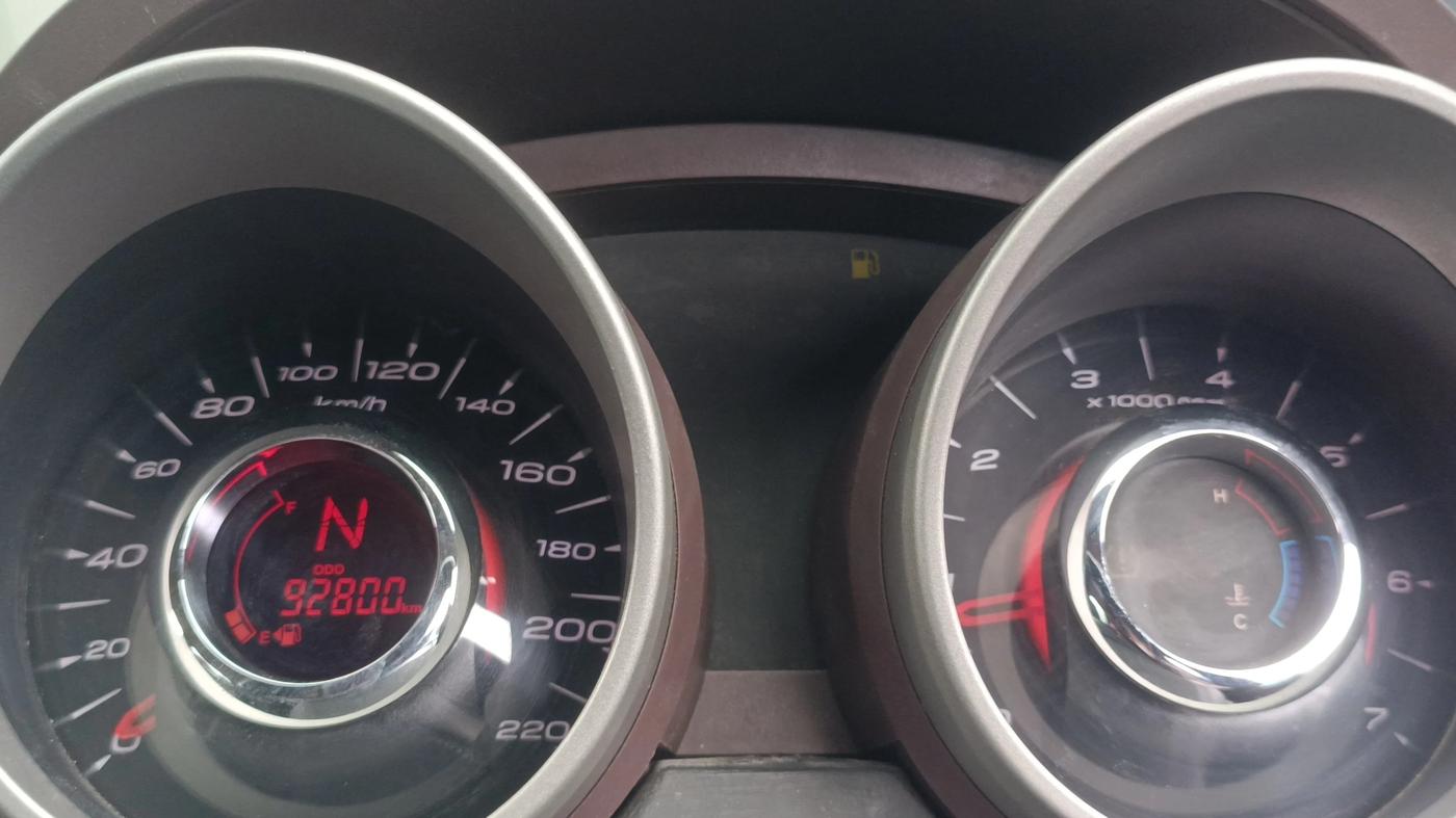 2014 Mahindra XUV500 W8, Diesel, Manual, 92,798 km, Odometer Image