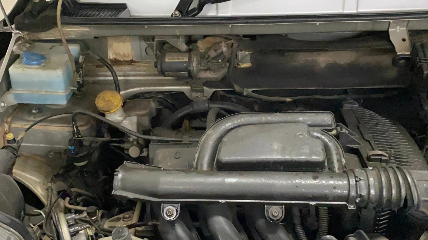 2019 Renault Kwid RXT 1.0 AMT (O), Petrol, Automatic, 97,861 km, Engine View - Right