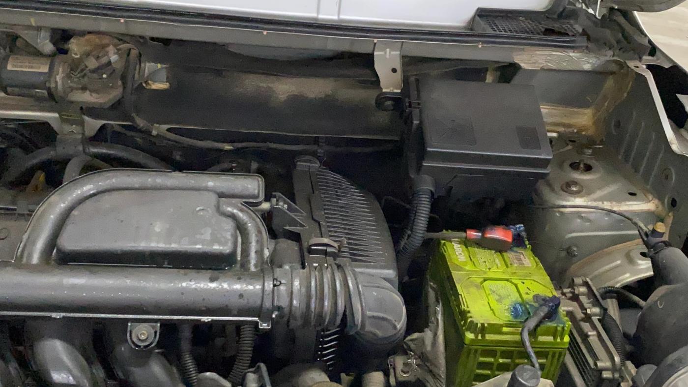 2019 Renault Kwid RXT 1.0 AMT (O), Petrol, Automatic, 97,861 km, Engine View - Left