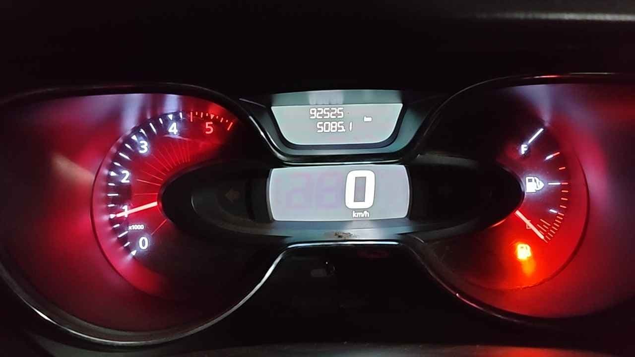 2018 Renault Captur RXT DIESEL DUAL TONE, Diesel, Manual, 92,525 km, Odometer Image