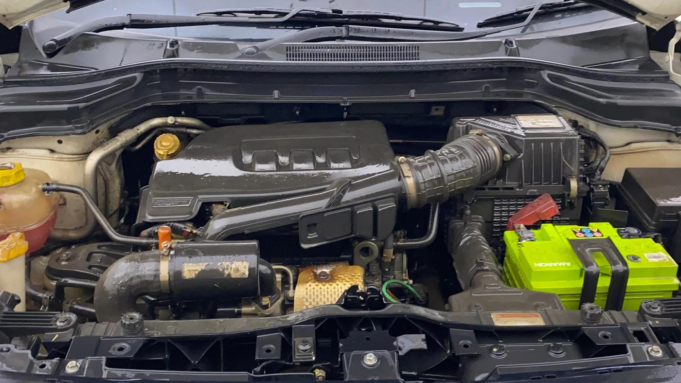 2021 Mahindra XUV300 W8 (O) 1.2 PETROL, Petrol, Manual, 78,893 km, Engine View