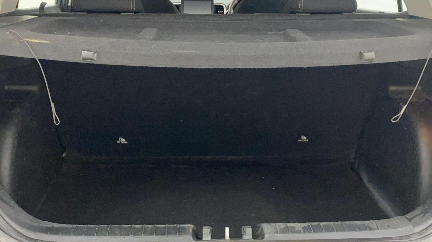 2019 Hyundai VENUE SX 1.4 CRDI, Diesel, Manual, 45,287 km, Boot Inside