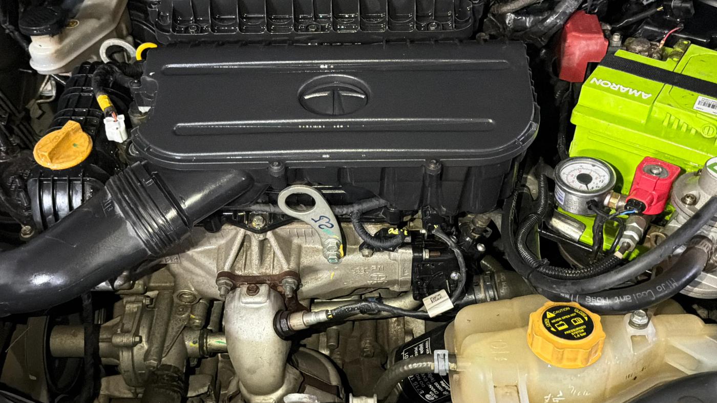 2023 Tata Tiago XT (O) PETROL, CNG, Manual, 49,591 km, Engine View
