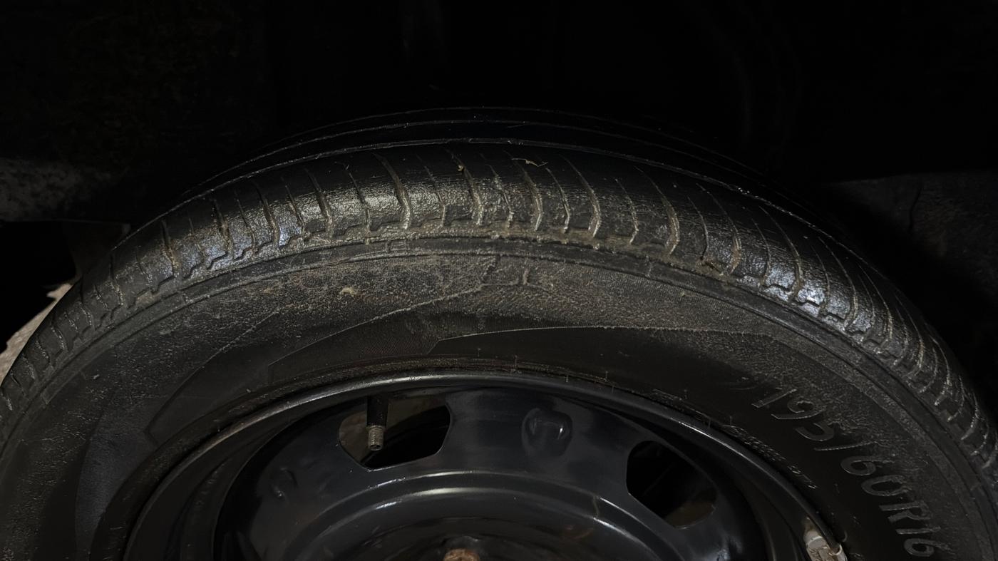 2021 Nissan MAGNITE XL, Petrol, Manual, 65,771 km, Right Rear Tyre Tread
