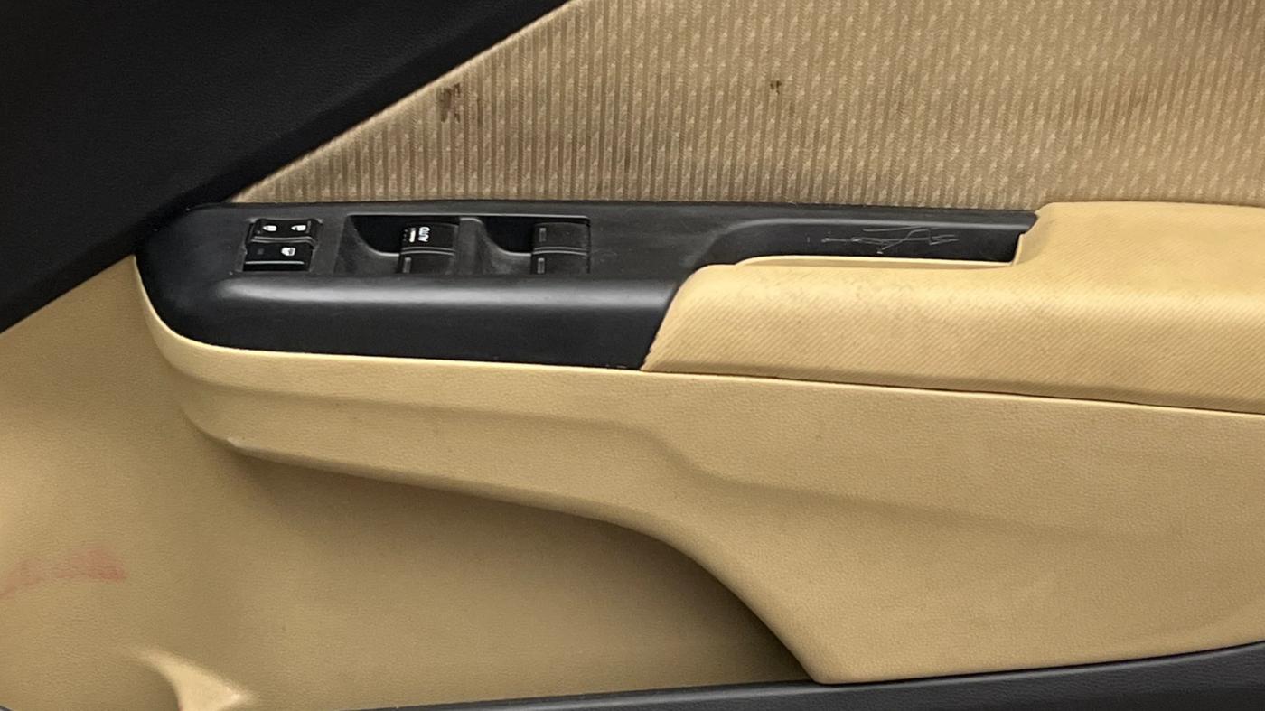 2018 Honda City 1.5L I-VTEC V MT, Petrol, Manual, 70,419 km, Driver Side Door Panels Control