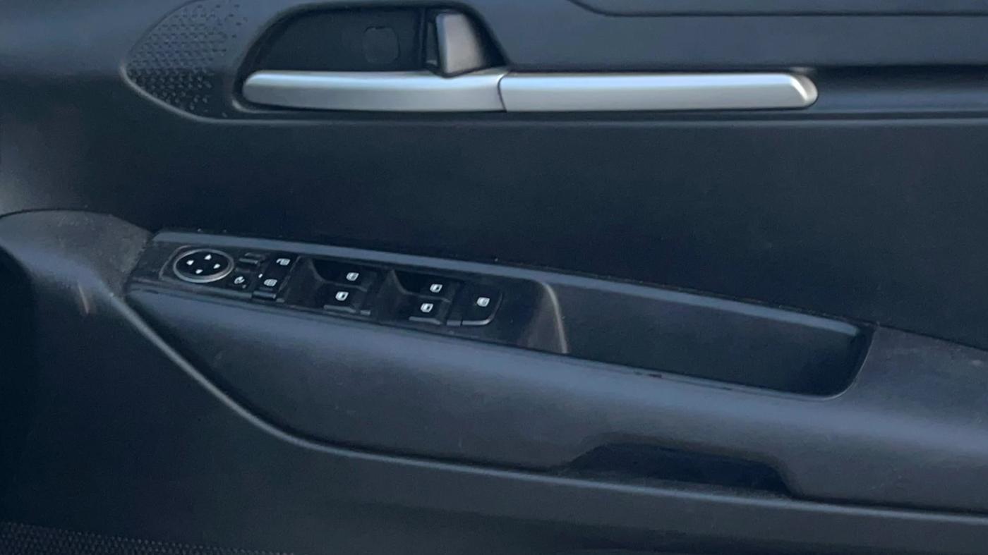 2021 KIA SONET HTK PLUS 1.2, Petrol, Manual, 50,904 km, Driver Side Door Panels Control