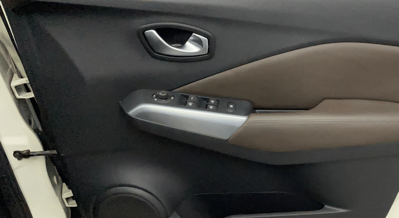 2019 Nissan Kicks XV PREMIUM (O) DIESEL, Diesel, Manual, 1,11,753 km, Driver Side Door Panels Control