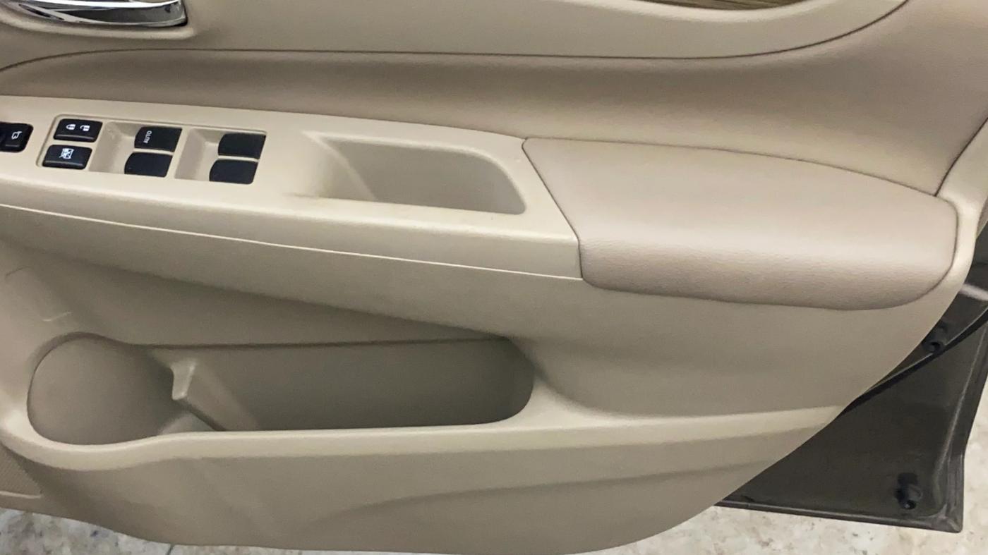 2020 Maruti Ciaz ALPHA  AT 1.5 SHVS PETROL, Petrol, Automatic, 85,198 km, Driver Side Door Panels Control