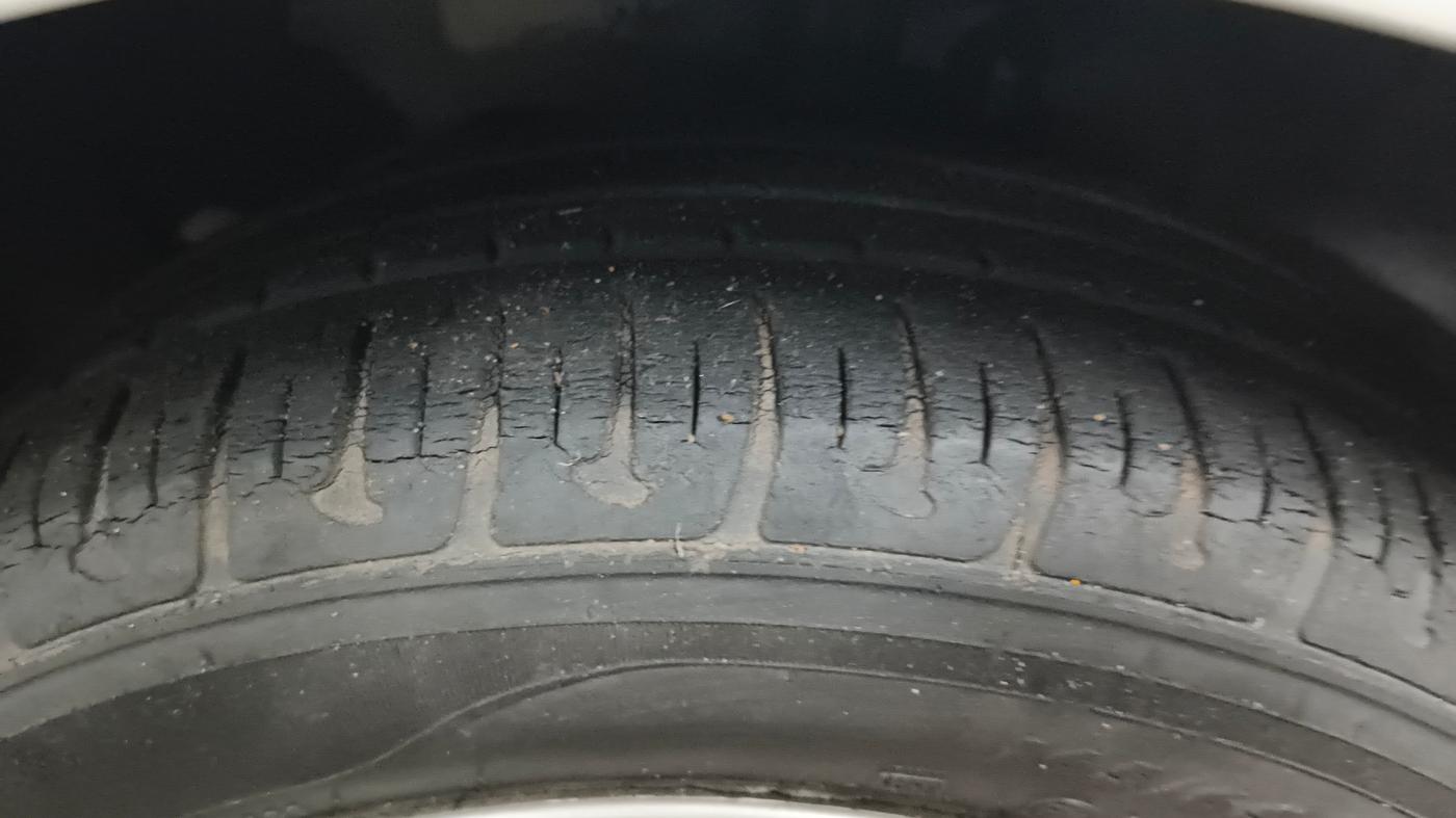 2018 Hyundai Grand i10 MAGNA 1.2 KAPPA VTVT, Petrol, Manual, 40,007 km, Left Front Tyre Tread