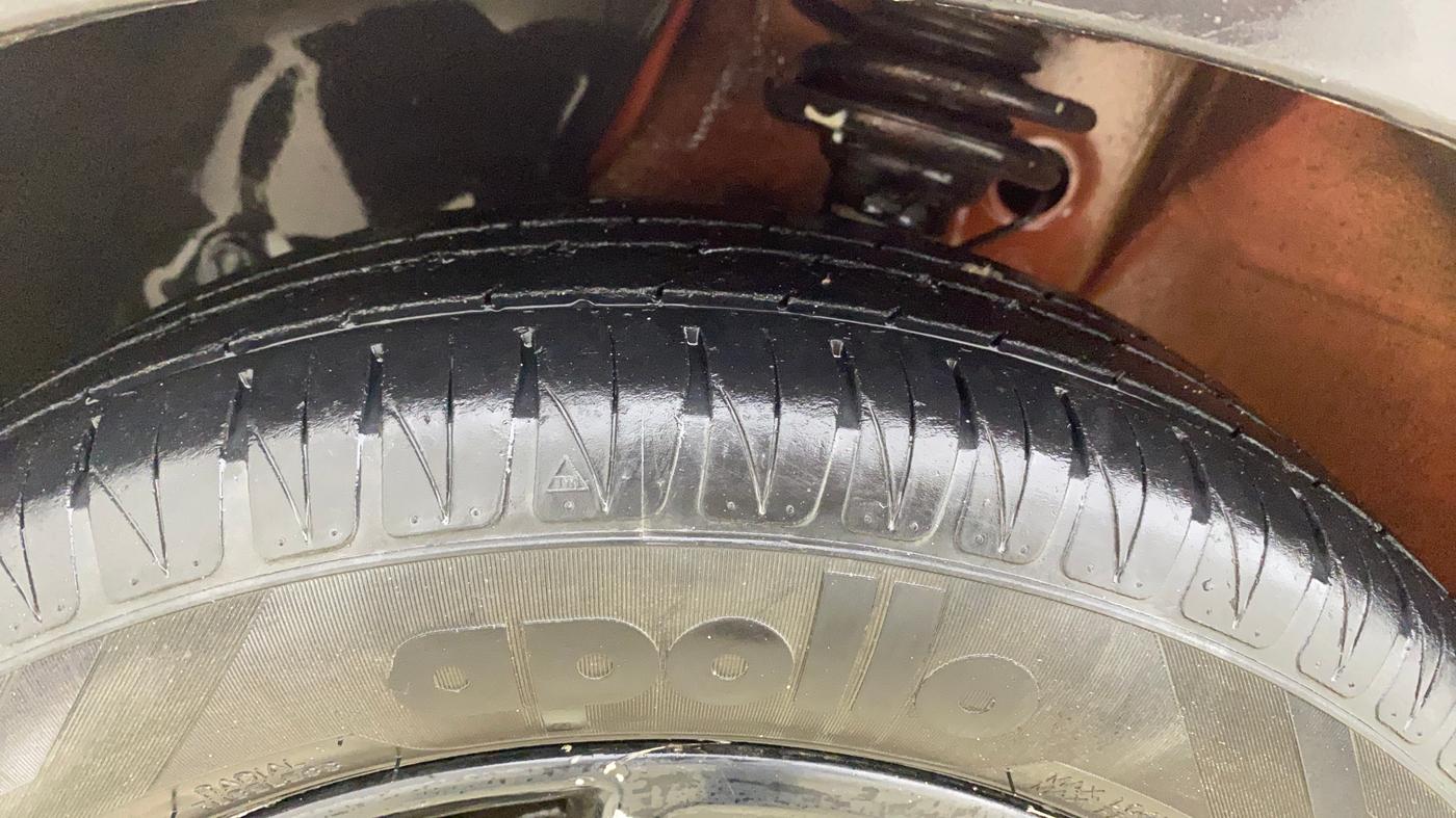 2017 Maruti IGNIS ZETA 1.2 AMT, CNG, Automatic, 1,28,019 km, Left Front Tyre Tread