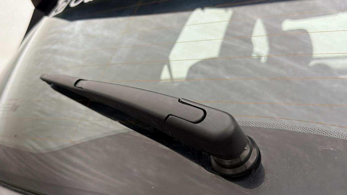 2024 Tata Harrier ADVENTURE PLUS DARK EDITION AT, Diesel, Automatic, 40,732 km, Rear Wiper