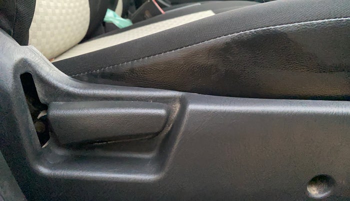 2020 Maruti Alto LXI, Petrol, Manual, 31,457 km, Driver Side Adjustment Panel