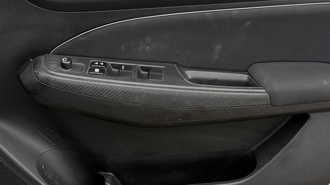 2024 Maruti Swift VXI, Petrol, Manual, 23,779 km, Driver Side Door Panels Control