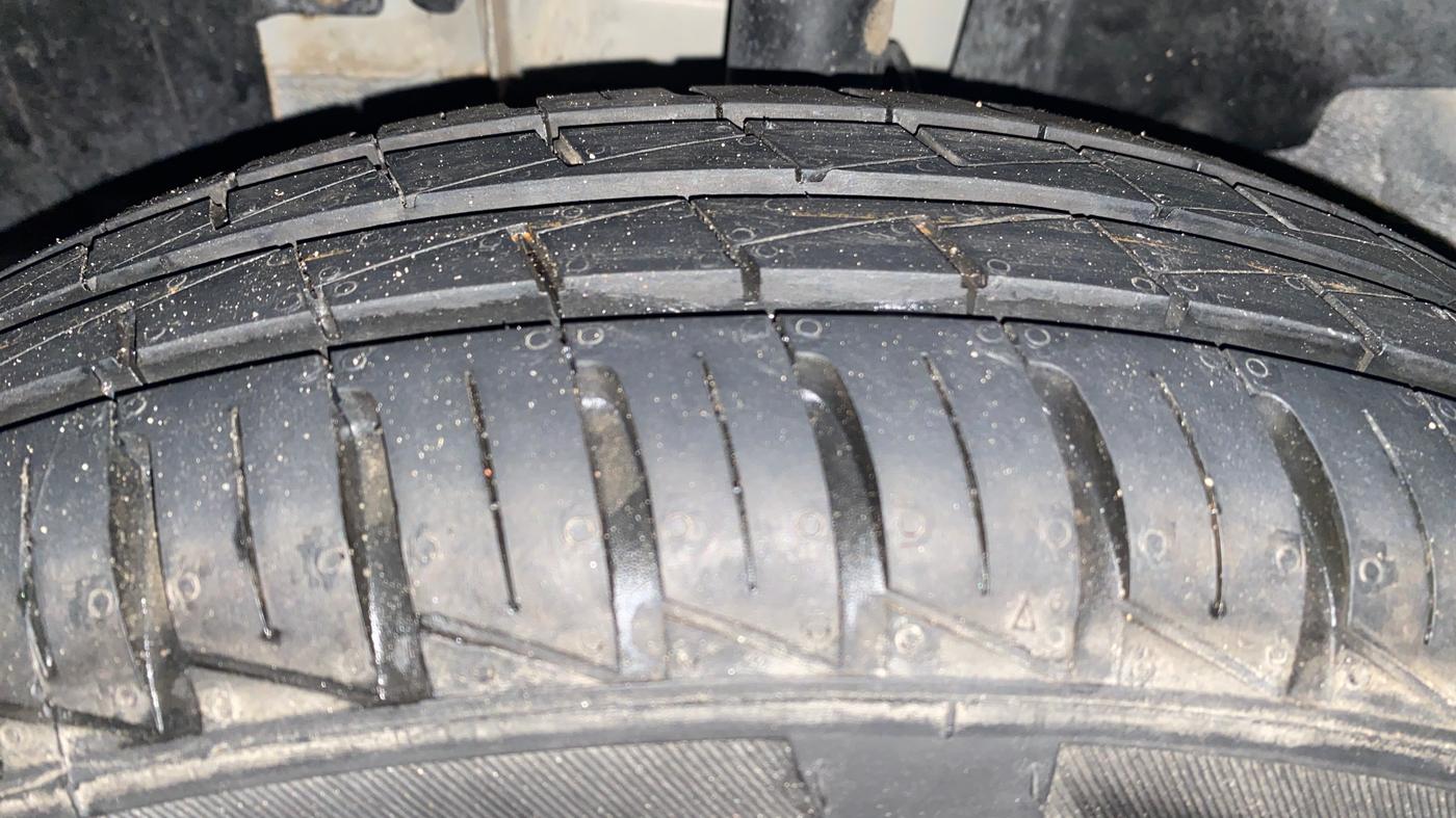 2019 Renault Kwid RXT 1.0 (O), Petrol, Manual, 52,006 km, Left Front Tyre Tread