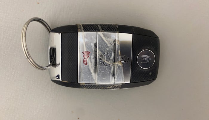 2019 KIA SELTOS HTX 1.5 DIESEL, Diesel, Manual, 1,06,763 km, Key Close Up