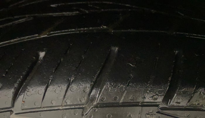 2019 KIA SELTOS HTX 1.5 DIESEL, Diesel, Manual, 1,06,763 km, Right Front Tyre Tread