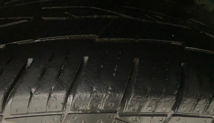 2019 KIA SELTOS HTX 1.5 DIESEL, Diesel, Manual, 1,06,763 km, Left Rear Tyre Tread