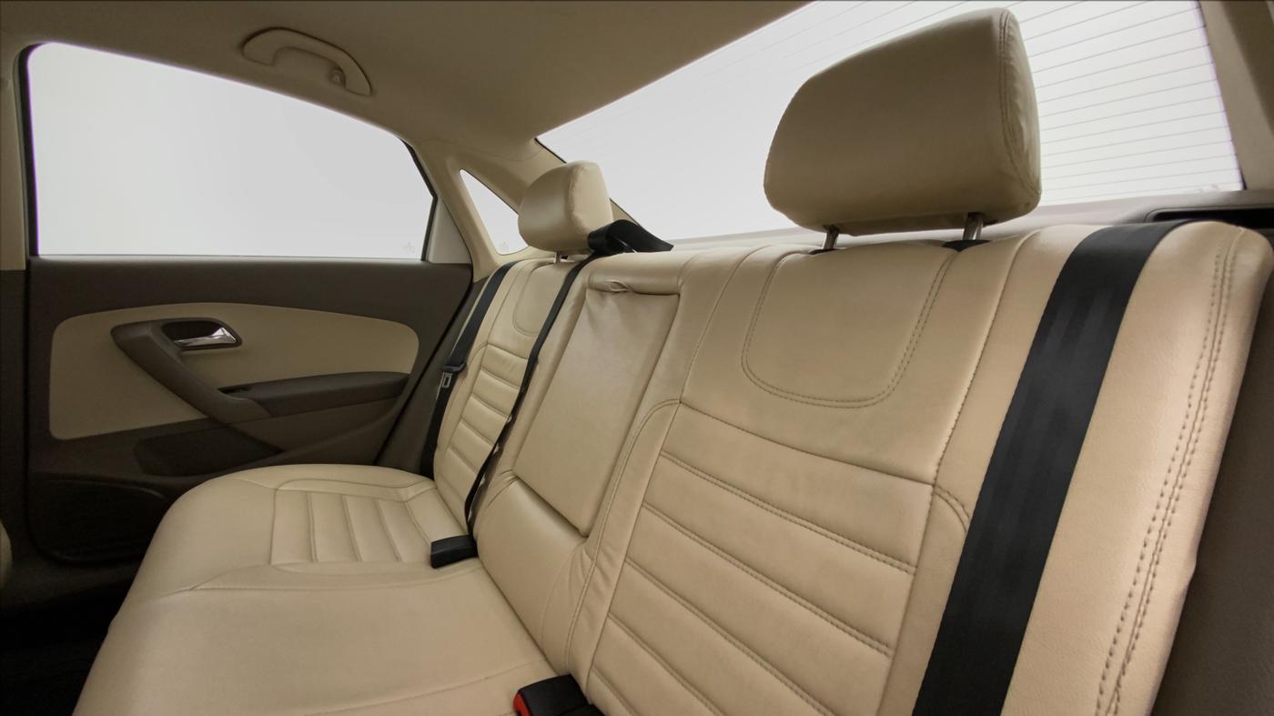 2016 Skoda Rapid AMBITION 1.6 MPFI MT, Petrol, Manual, 48,477 km, Right Side Rear Door Cabin