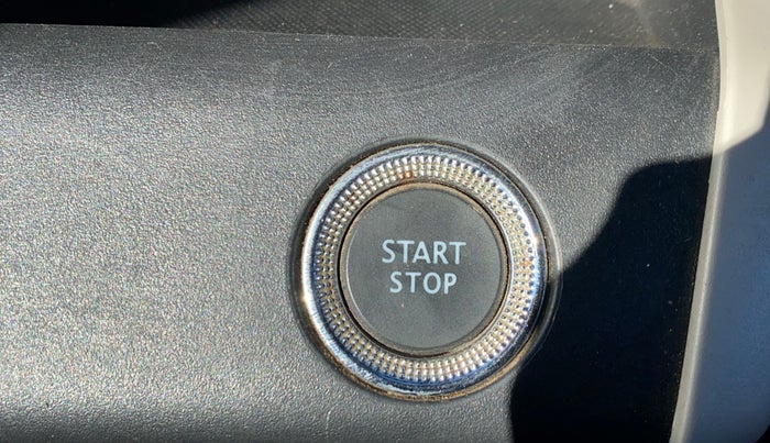 2022 Renault TRIBER RXZ, Petrol, Manual, 20,868 km, Keyless Start/ Stop Button