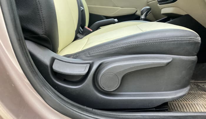 2018 Hyundai Verna 1.6 EX VTVT AT, Petrol, Automatic, 59,783 km, Driver Side Adjustment Panel