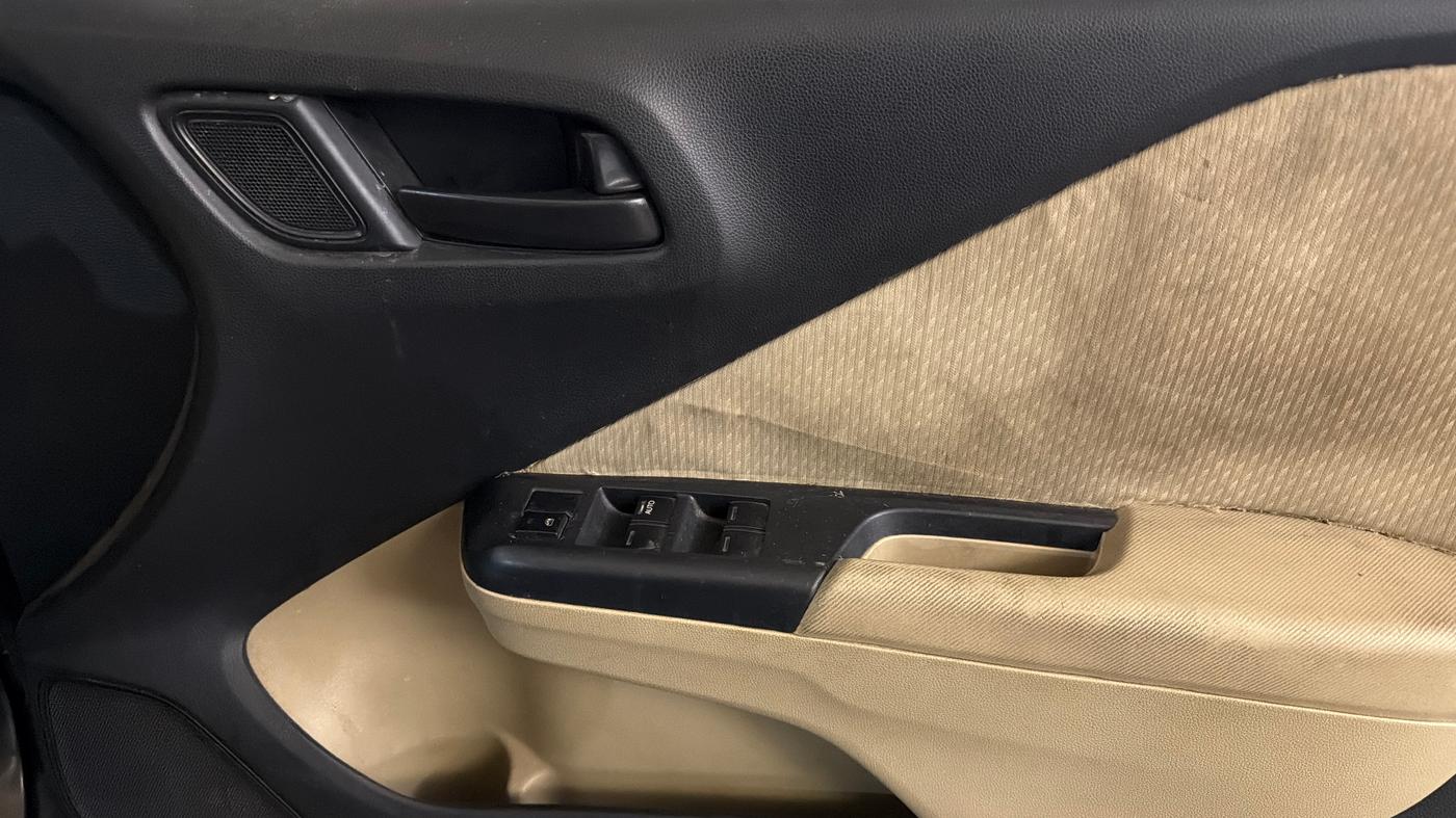 2018 Honda City 1.5L I-VTEC S MT, Petrol, Manual, 47,755 km, Driver Side Door Panels Control