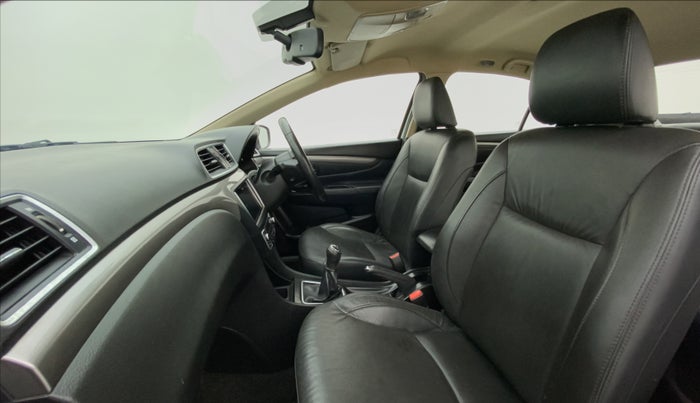 2016 Maruti Ciaz ZDI+ SHVS RS MT, Diesel, Manual, 95,195 km, Right Side Front Door Cabin