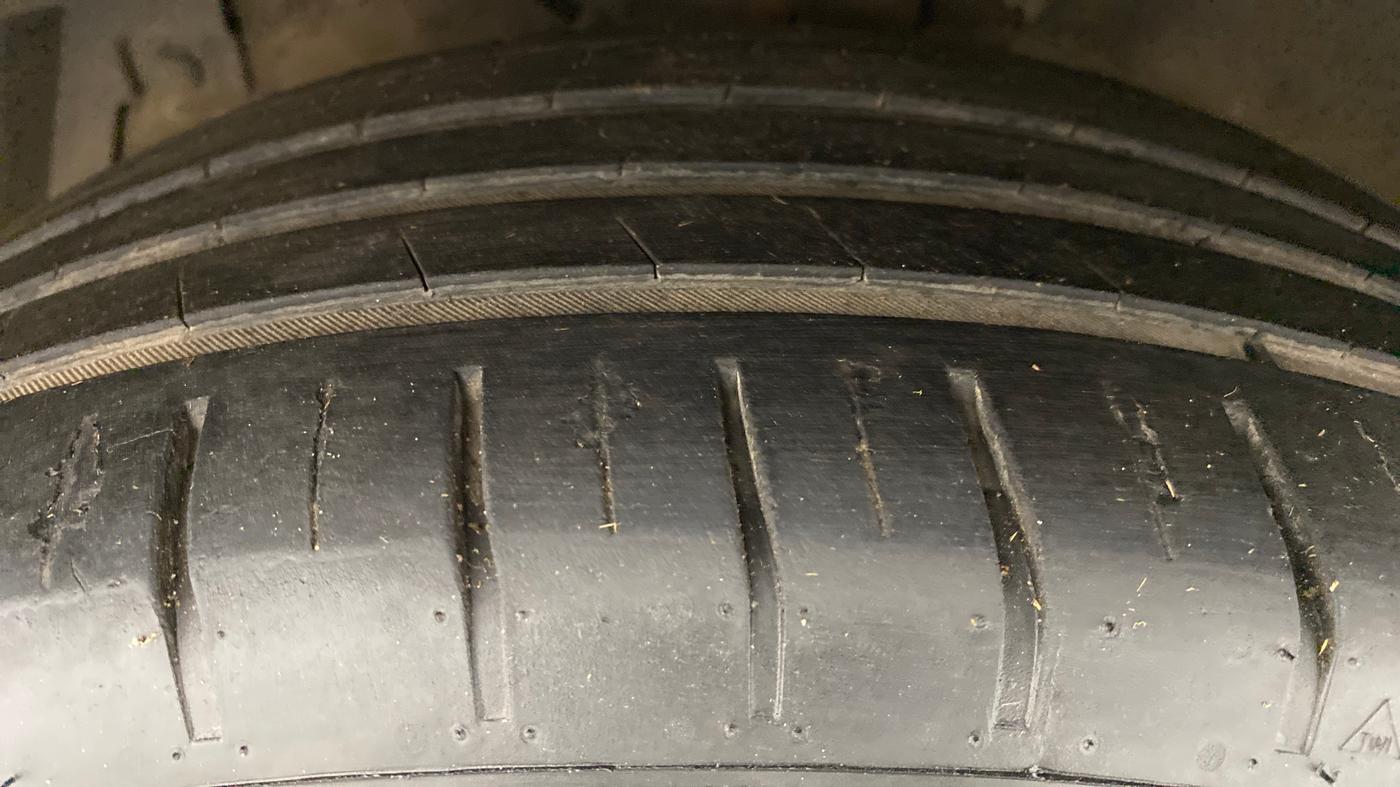 2016 Maruti Ciaz ZDI+ SHVS RS MT, Diesel, Manual, 95,195 km, Left Front Tyre Tread