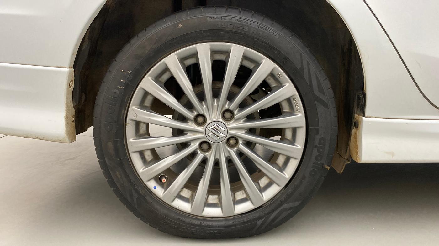 2016 Maruti Ciaz ZDI+ SHVS RS MT, Diesel, Manual, 95,195 km, Right Rear Wheel