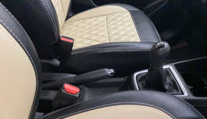 2019 Maruti Swift VXI, Petrol, Manual, 16,675 km, Gear Lever