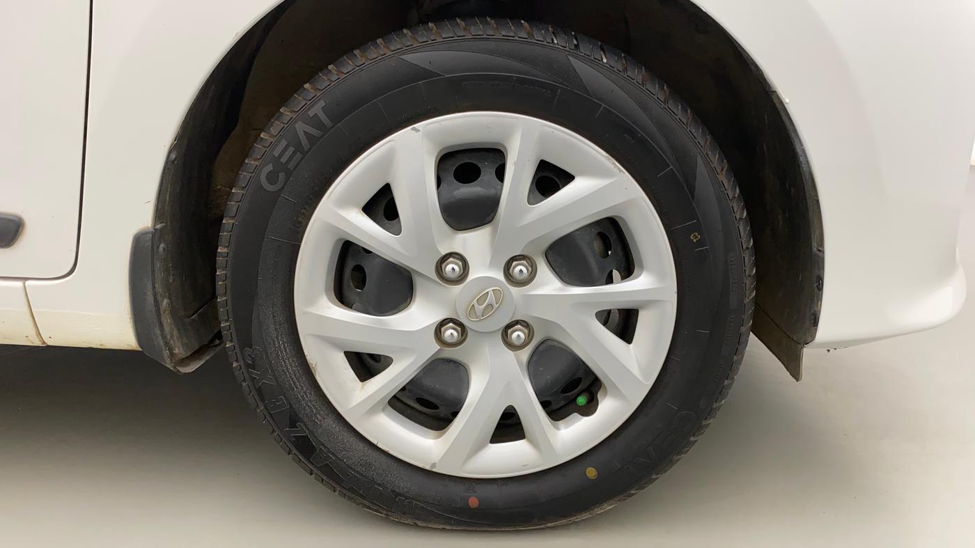 2018 Hyundai Grand i10 SPORTZ (O) 1.2 KAPPA VTVT, Petrol, Manual, 53,226 km, Right Front Wheel
