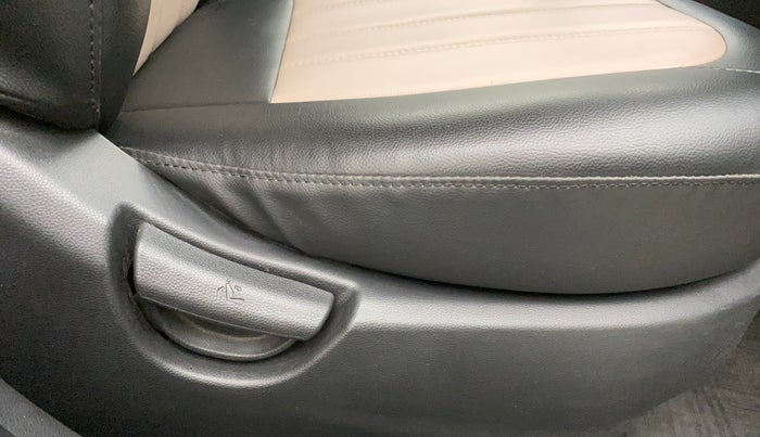2018 Hyundai Grand i10 SPORTZ (O) 1.2 KAPPA VTVT, Petrol, Manual, 53,226 km, Driver Side Adjustment Panel