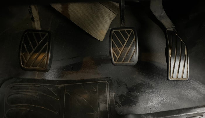 2015 Maruti Swift VXI, Petrol, Manual, 24,458 km, Pedals