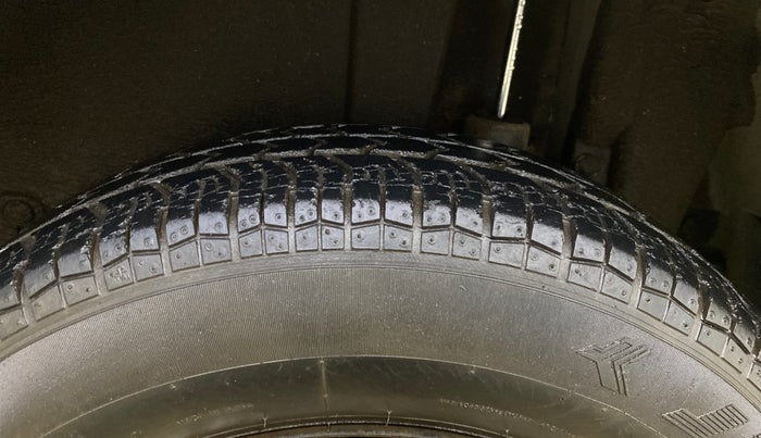 2015 Maruti Swift VXI, Petrol, Manual, 24,458 km, Left Rear Tyre Tread