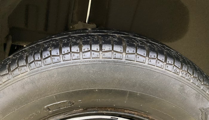 2015 Maruti Swift VXI, Petrol, Manual, 24,458 km, Right Rear Tyre Tread