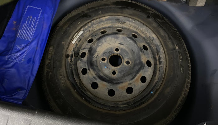 2015 Maruti Swift VXI, Petrol, Manual, 24,458 km, Spare Tyre