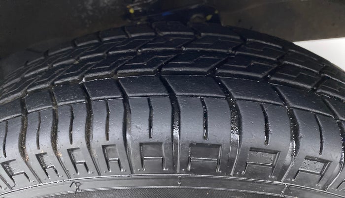 2021 Maruti Eeco 5 STR WITH AC PLUSHTR, Petrol, Manual, 12,148 km, Right Front Tyre Tread