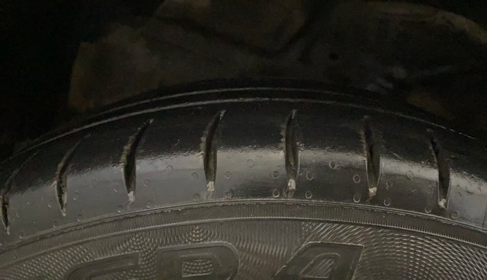 2017 Maruti Celerio VXI CNG, CNG, Manual, 59,660 km, Left Front Tyre Tread